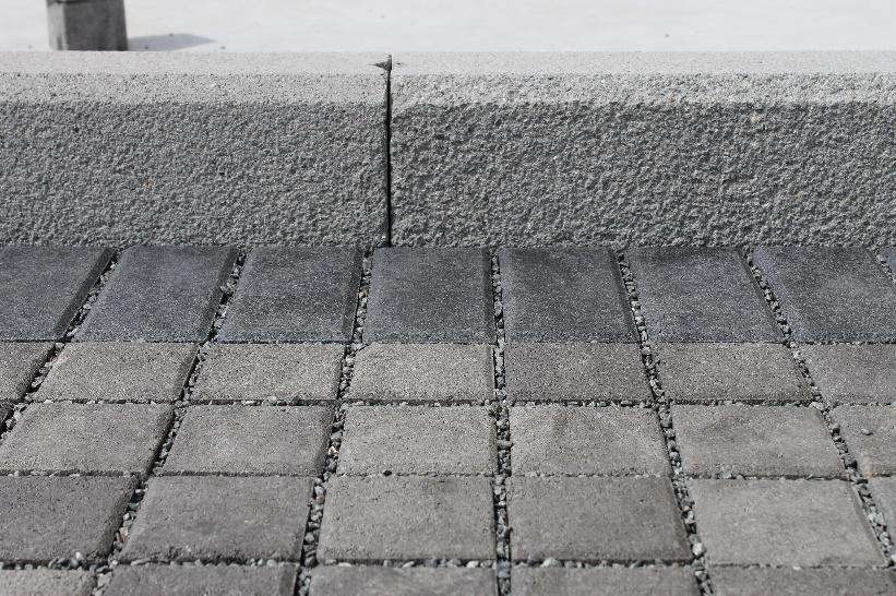 Bowers Road Kerb 460mm L x 125mm W x 205mm H